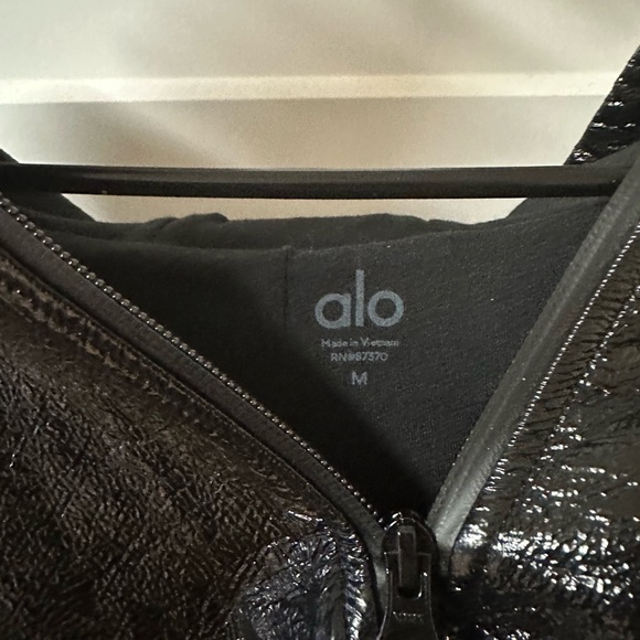 Alo Yoga Jacket - Picture 6 of 8